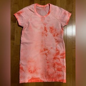 Lululemon size 6 swiftly tshirt
